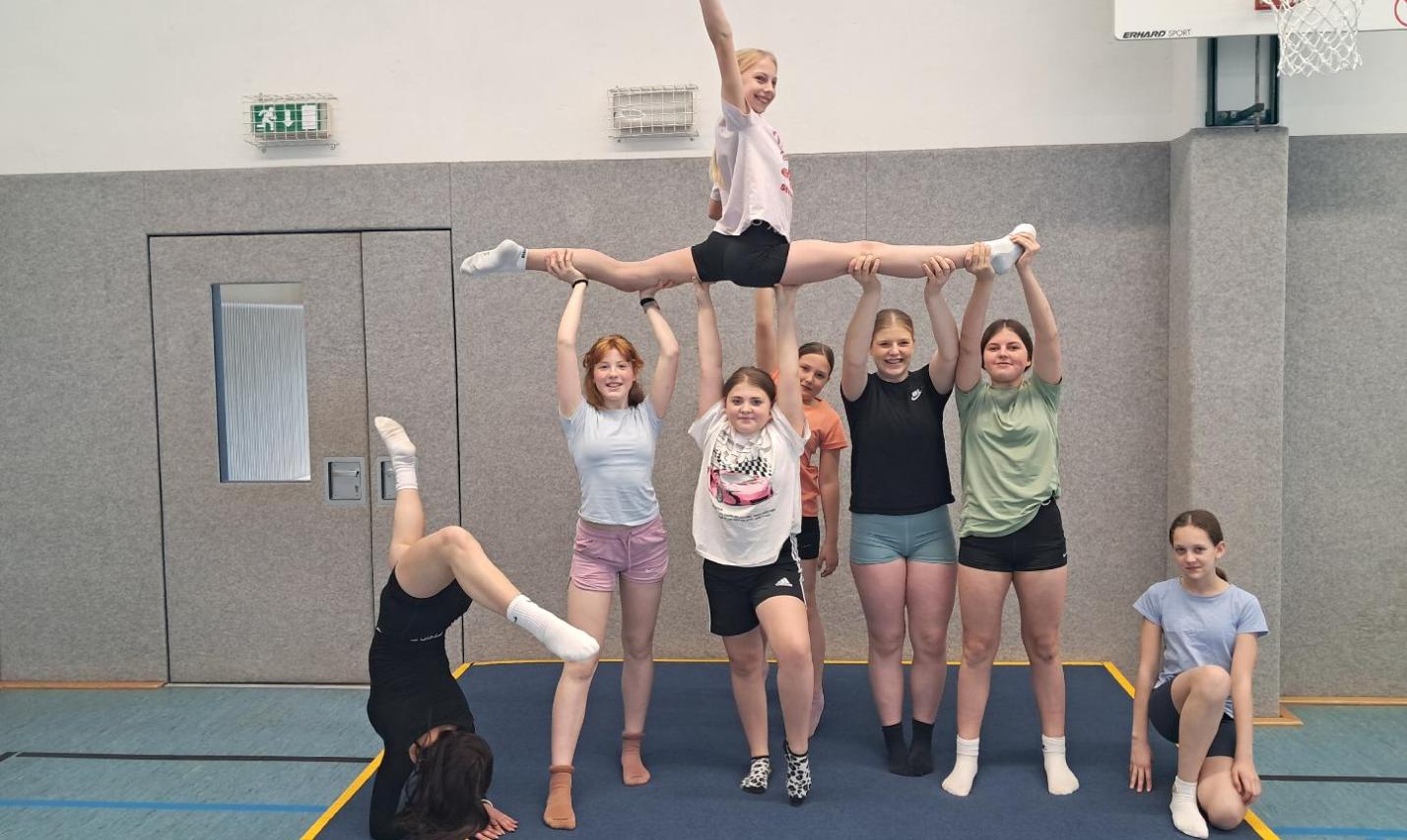 neue Niedersprungmatte für den Sportunterricht